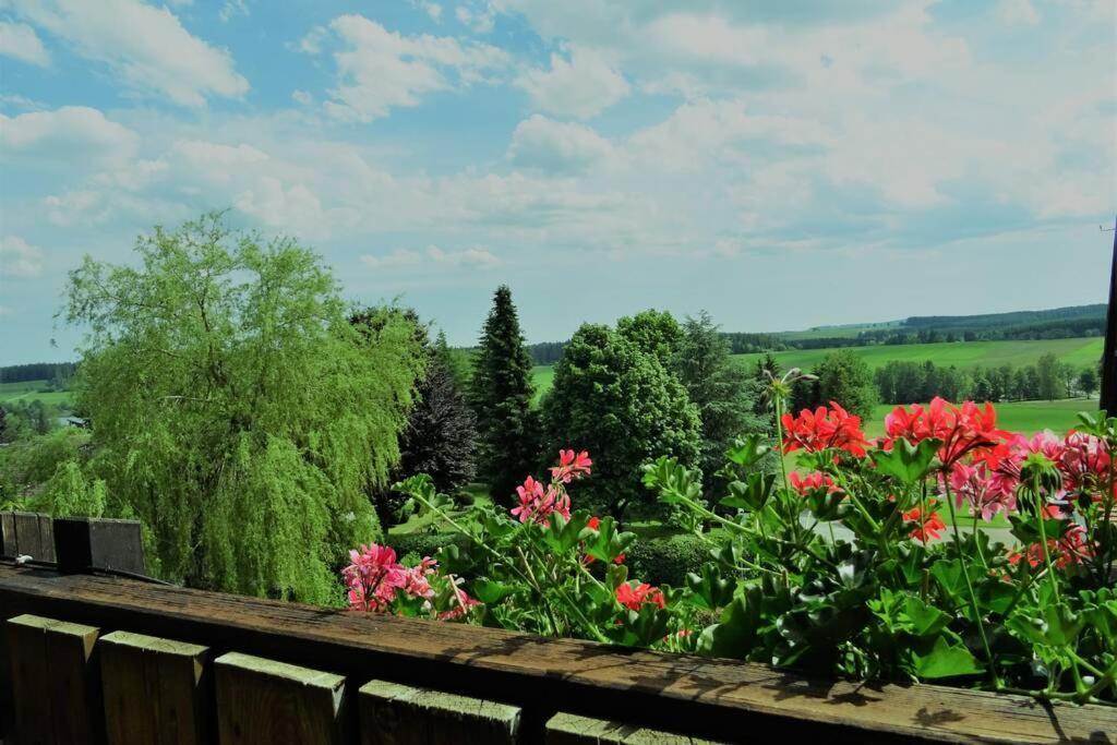 Modernes Apartment Mit Traumhaftem Blick Ins Gruene Braunlingen Екстер'єр фото
